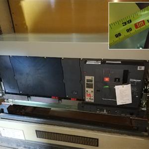 無錫八佰伴5000A次總斷路器升級改造